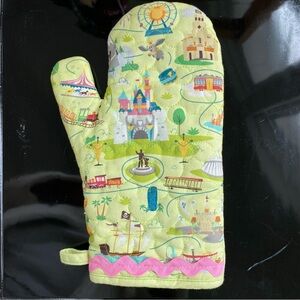 Disneyland Oven Mitt